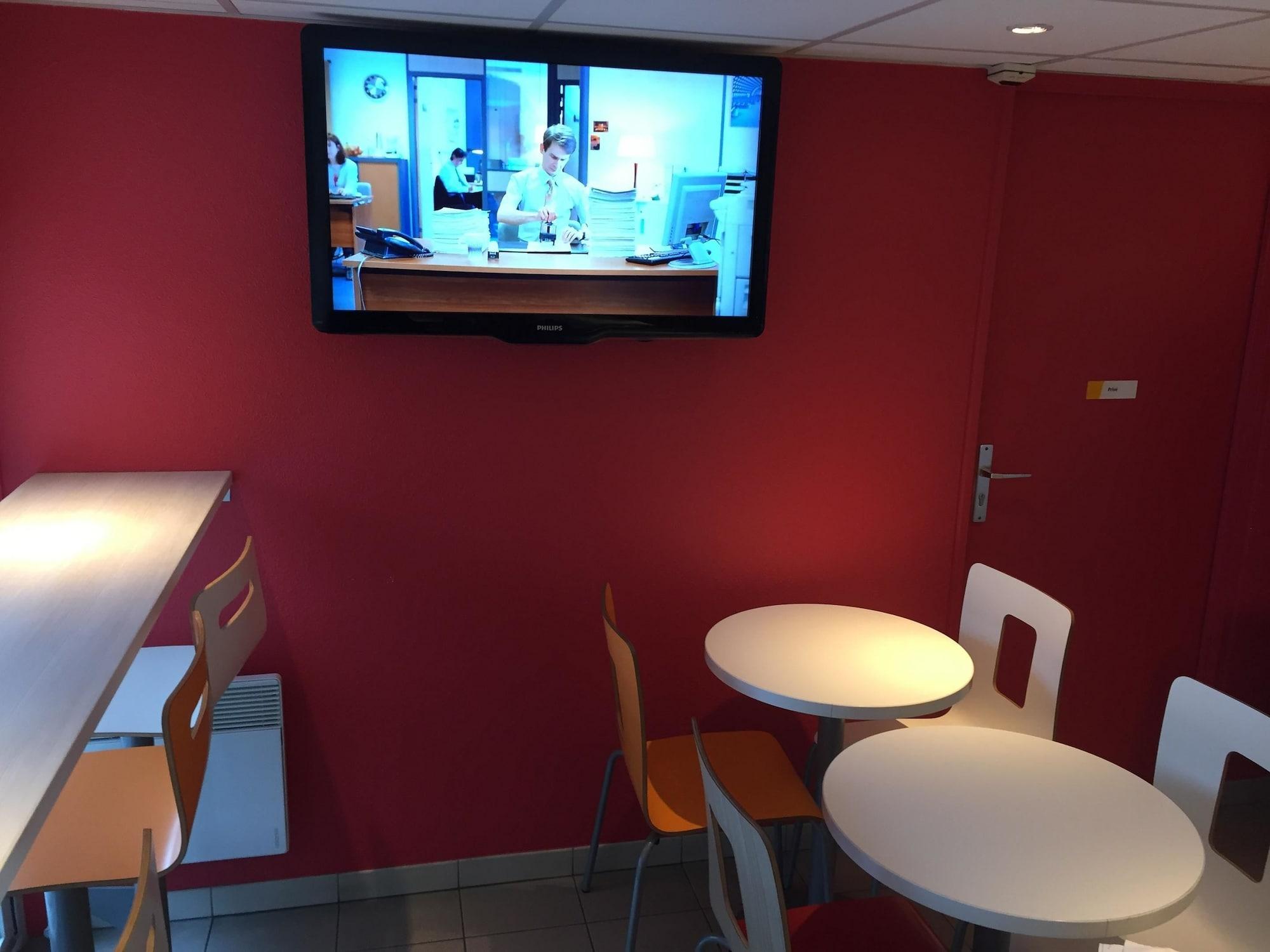 Фото Premiere Classe Boissy Saint Leger