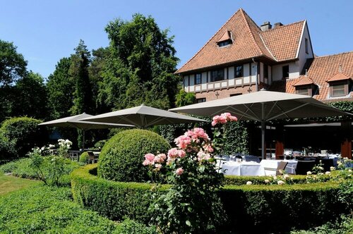 Внешний вид отеля Domaine La Butte aux Bois в Ланакене, фото 3