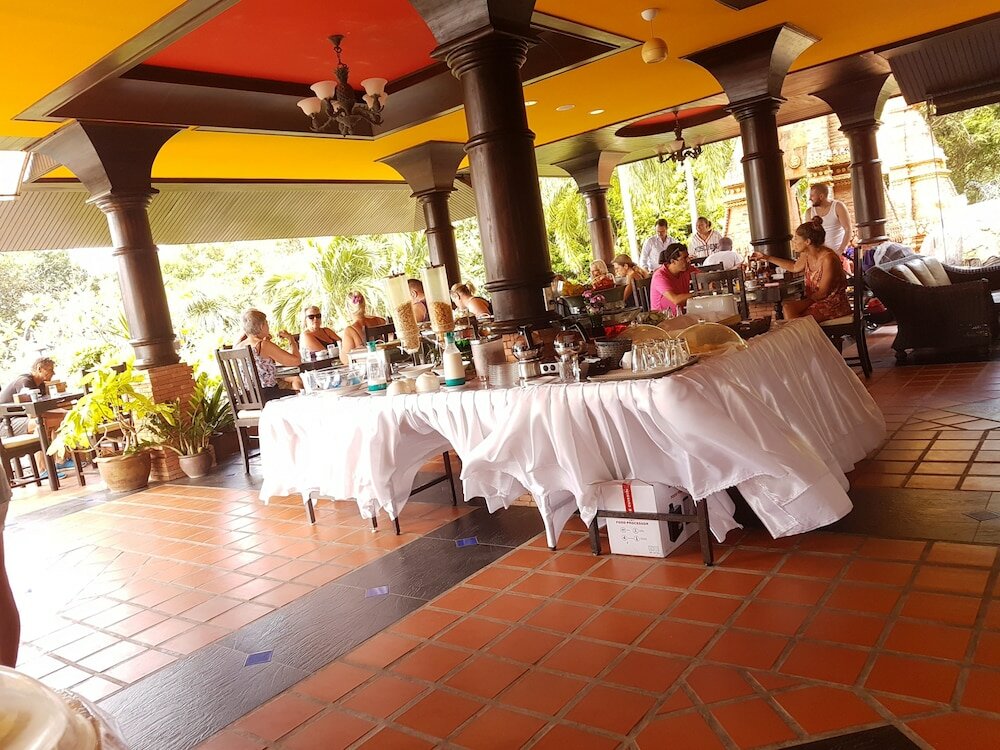 Фото Sea Breeze Resort