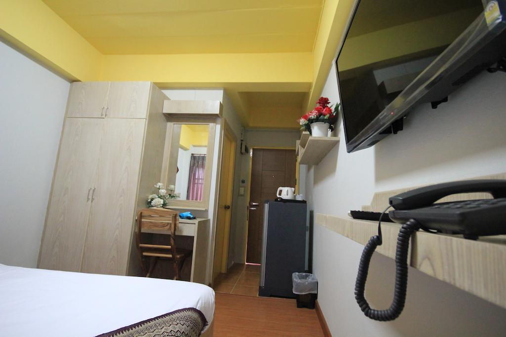 Фото Home Place Hotel