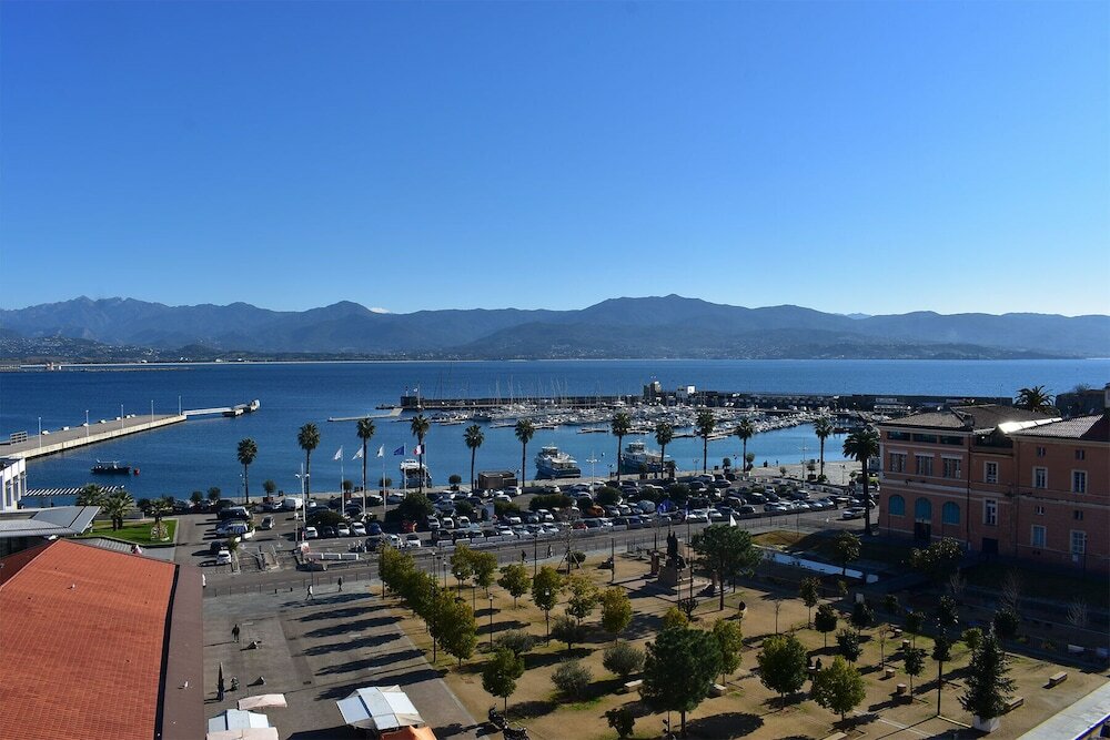 Фото Hotel du Golfe