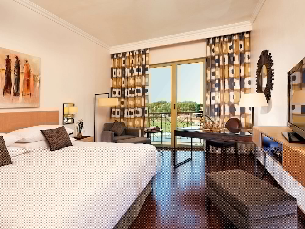 Фото Movenpick Ambassador Hotel