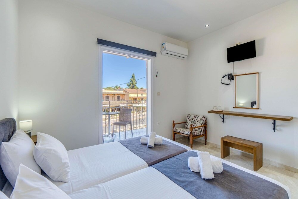 Фото Angela Hotel and Apartments