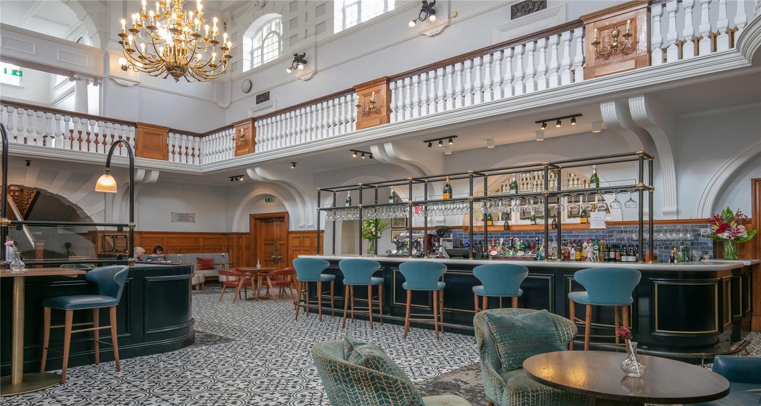 Фото Best Western Chilworth Manor Hotel