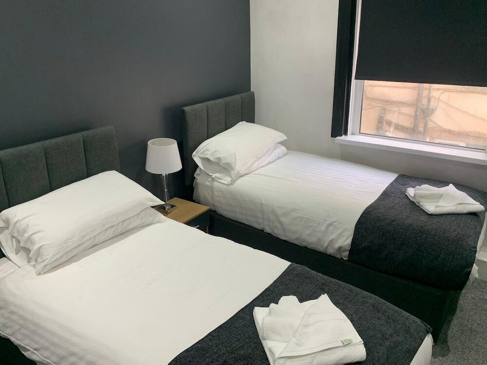 Фото Woodhouse Hotel