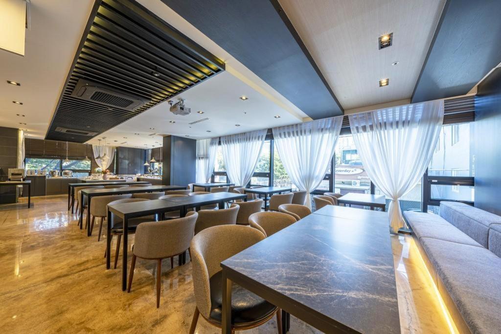 Фото R&b Business Hotel