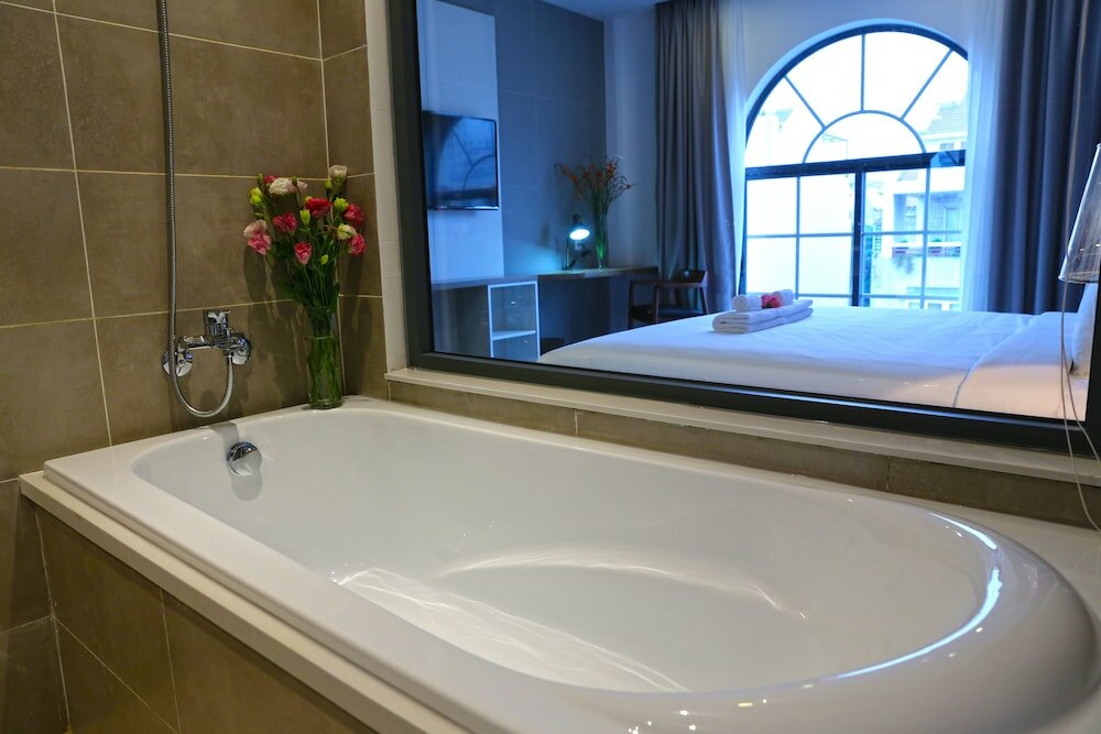 Фото Bizu Royal Hotel