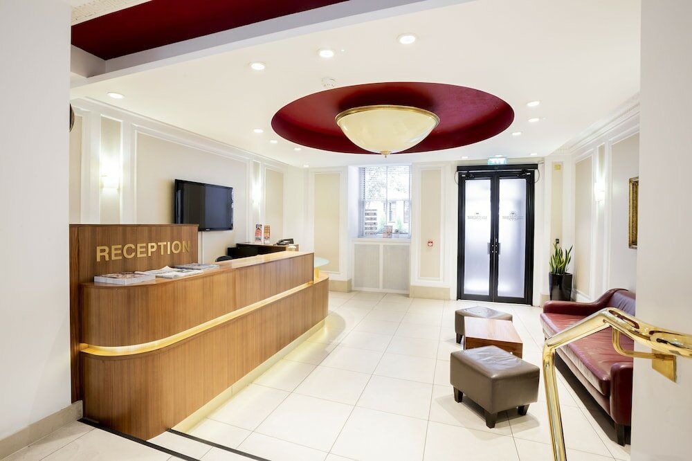 Фото Astor Court Hotel