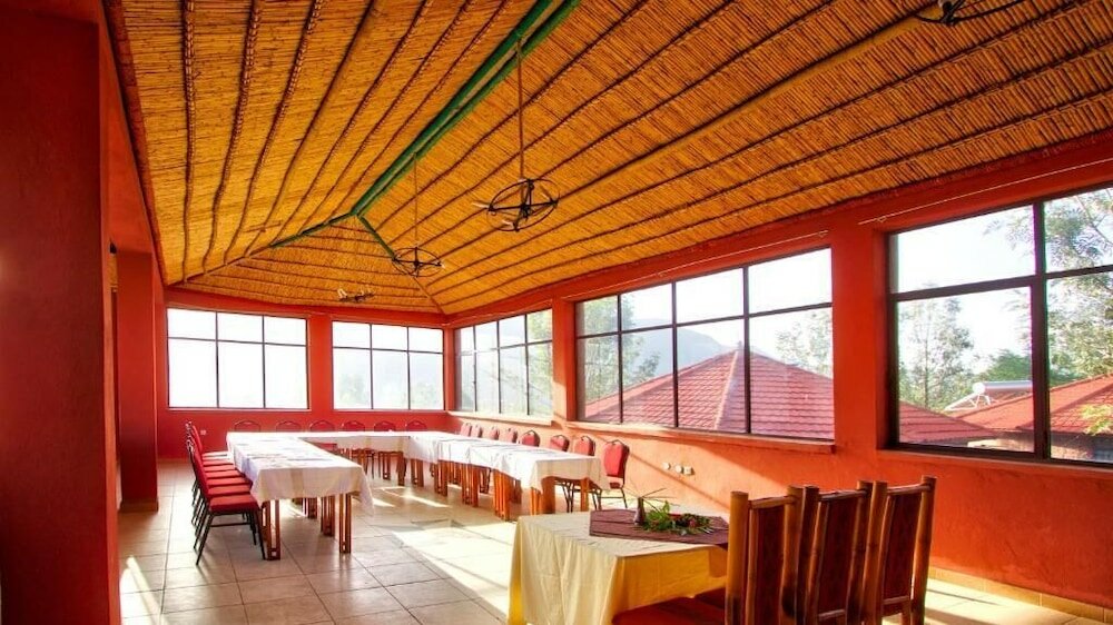 Фото Lal Hotel and SPA