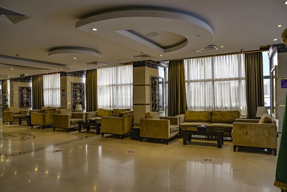 Фото Crown Town Hotel