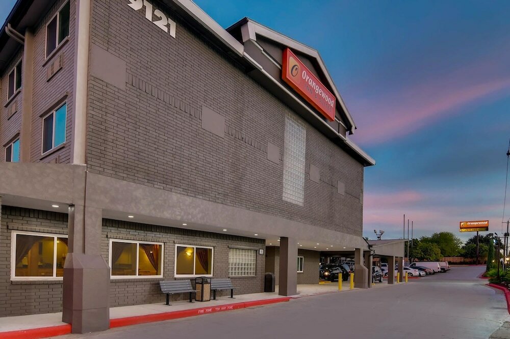 Фото Orangewood Inn & Suites Midtown