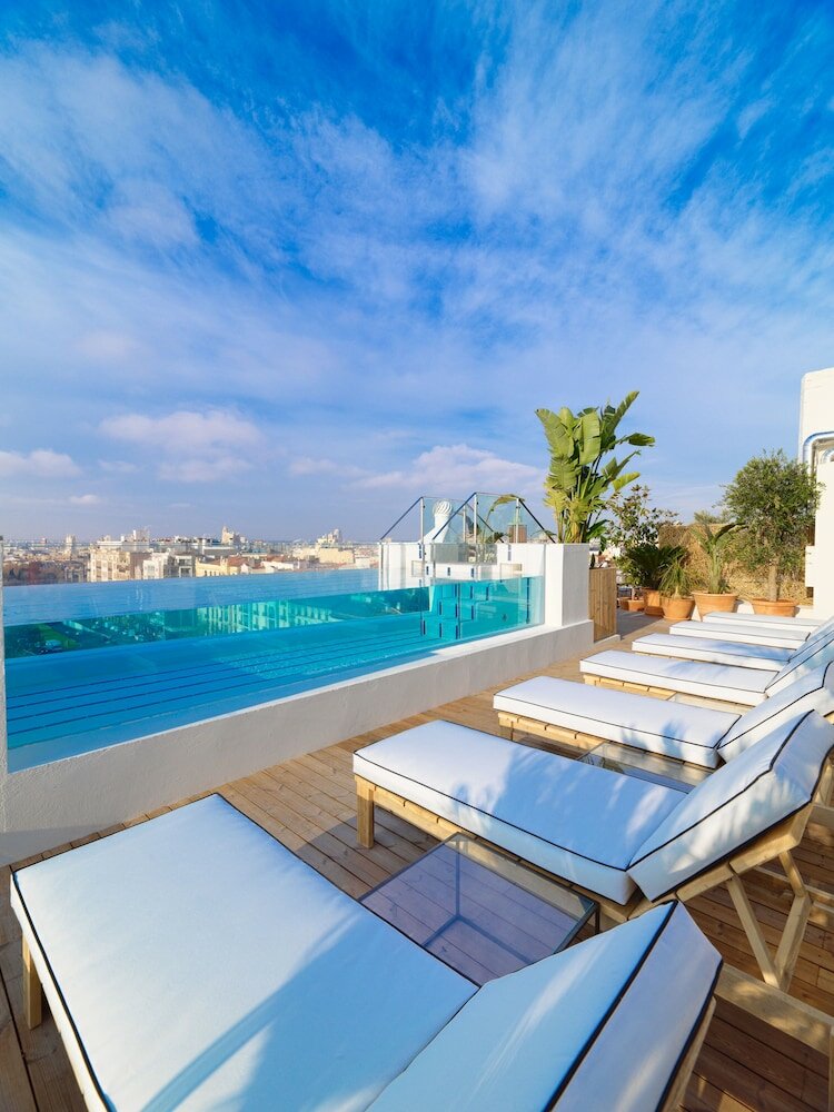 Фото H10 Puerta de Alcalá