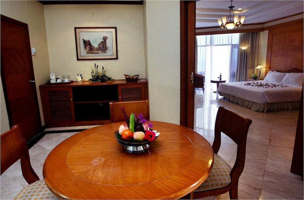 Фото Makassar Golden Hotel
