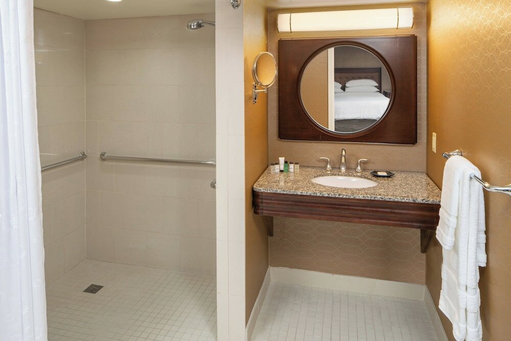 Фото Sheraton Tampa Brandon Hotel