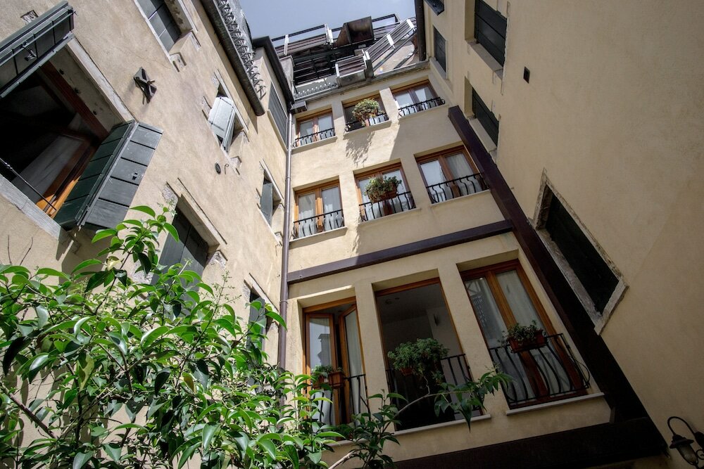 Фото Hotel Antigo Trovatore