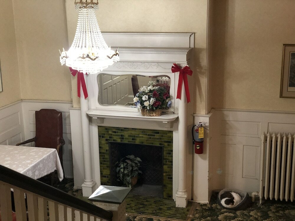 Фото Windsor Inn Hotel