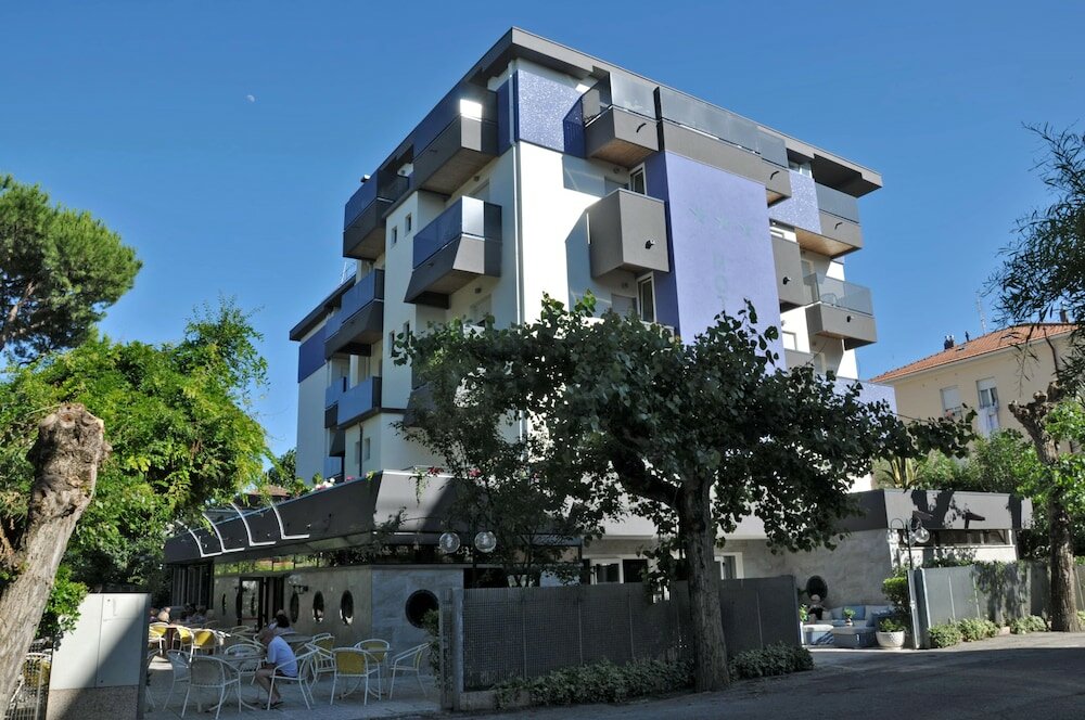 Фото Hotel Carol