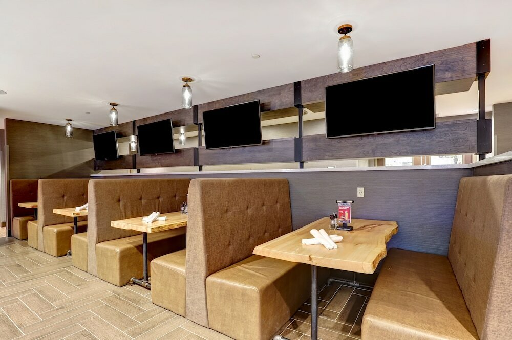 Фото Holiday Inn Mississauga Toronto West