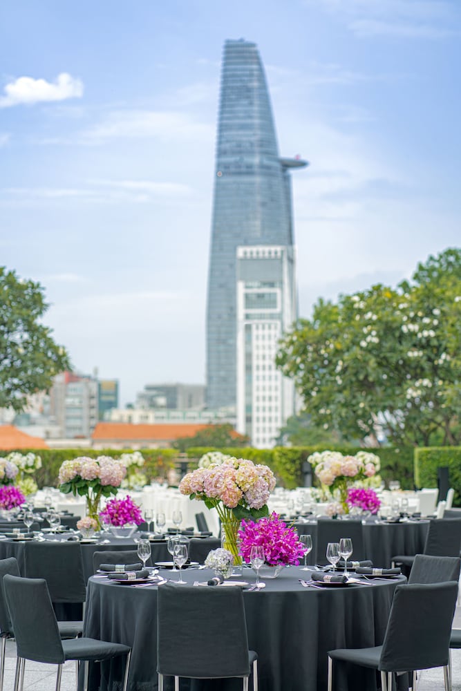 Фото New World Saigon Hotel