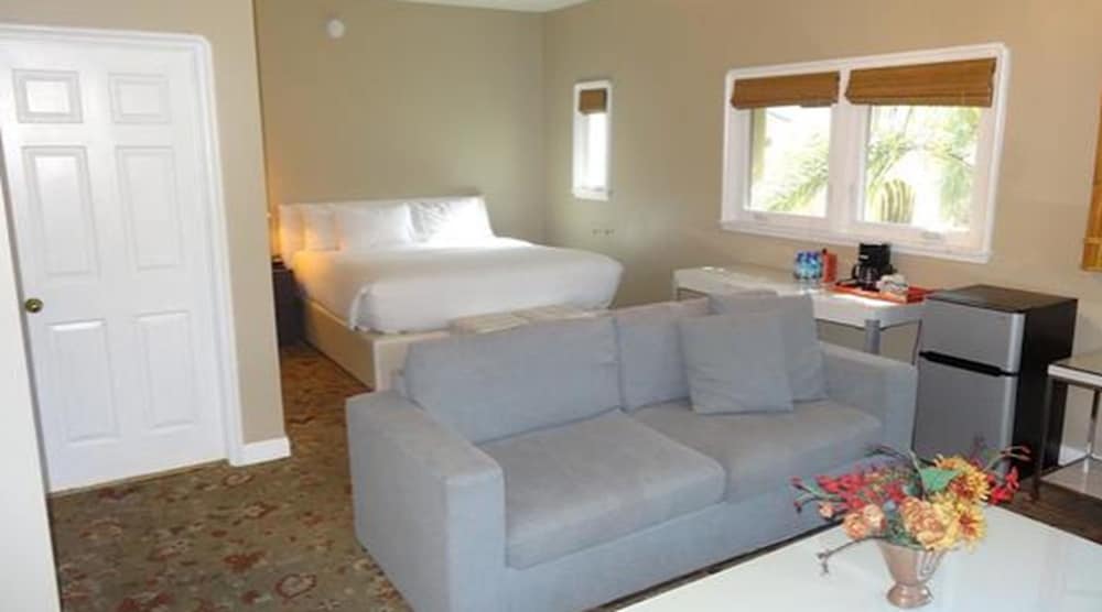 Фото Balboa Inn, On the Beach