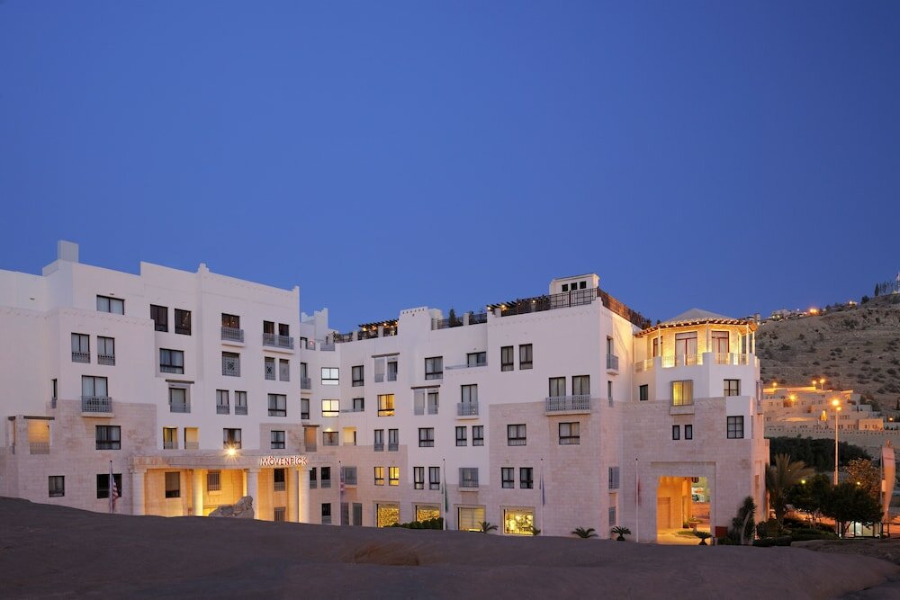 Фото Mövenpick Resort Petra