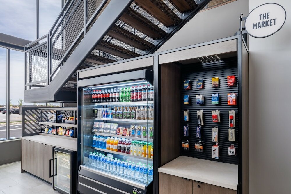 Фото Atwell Suites Denver Airport Tower Road, an Ihg Hotel