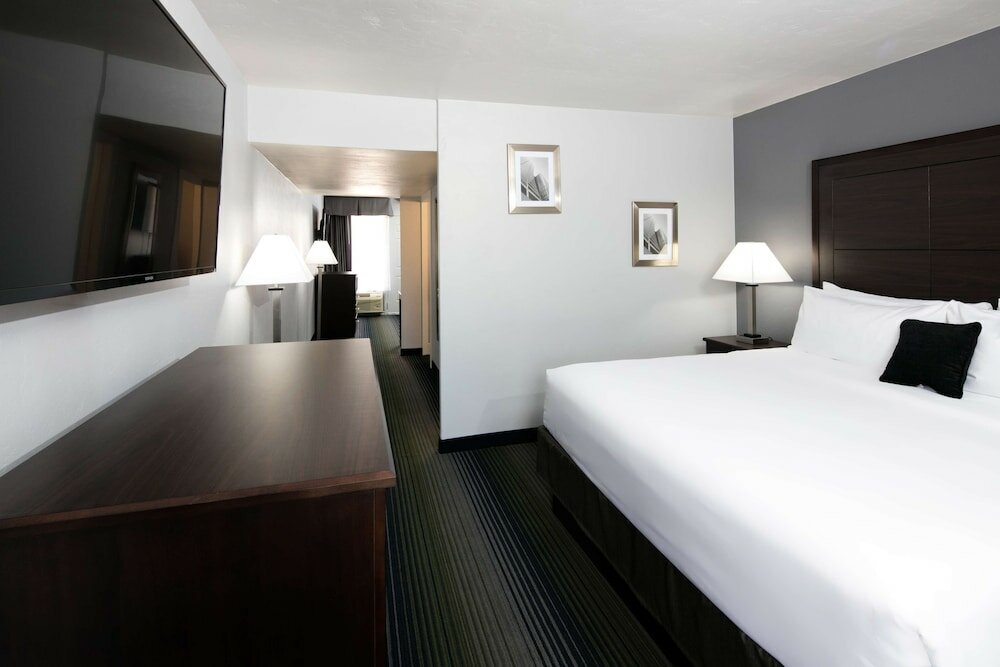 Фото Red Lion Inn & Suites Tucson Downtown