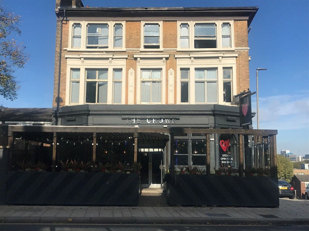 Фото PubLove  The Crown Battersea