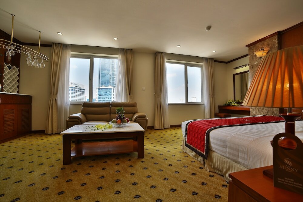 Фото Sunny Hotel 1