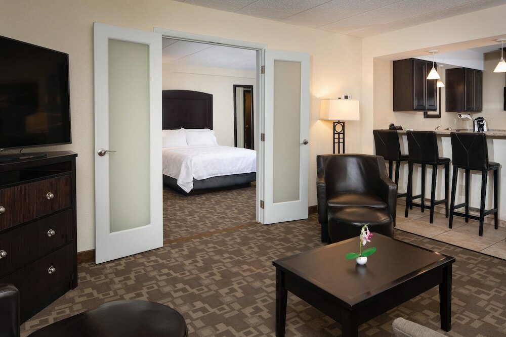 Фото Holiday Inn Hotel & Suites Charleston West, an Ihg Hotel