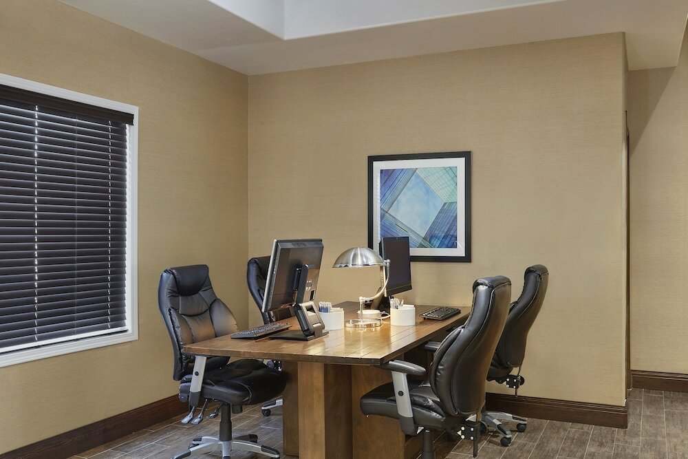 Фото Four Points by Sheraton Regina