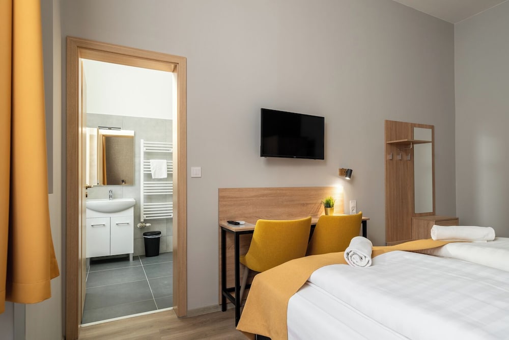 Фото Full Moon Budapest