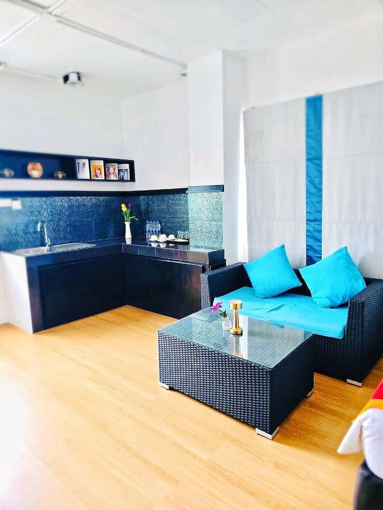 Фото RedDoorz I Talay Resort