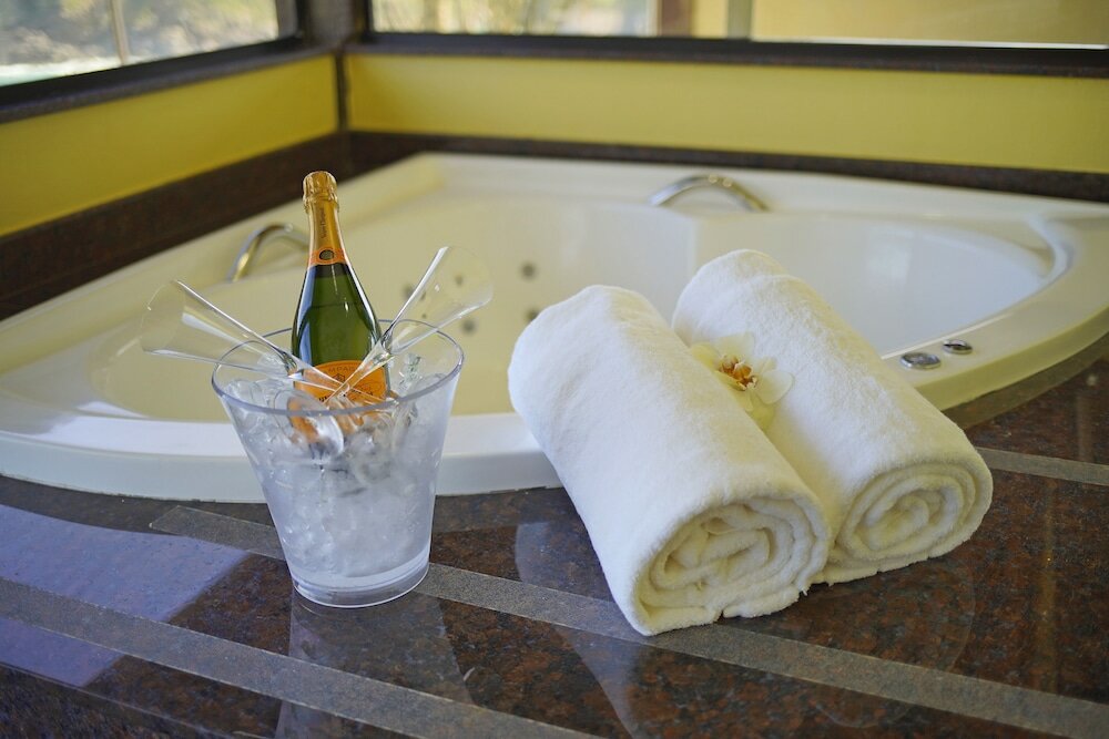 Фото Cliffside Luxury Inn