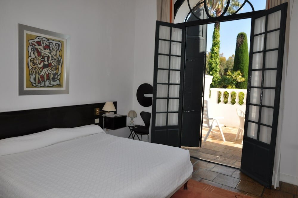 Фото Hotel des Mimosas