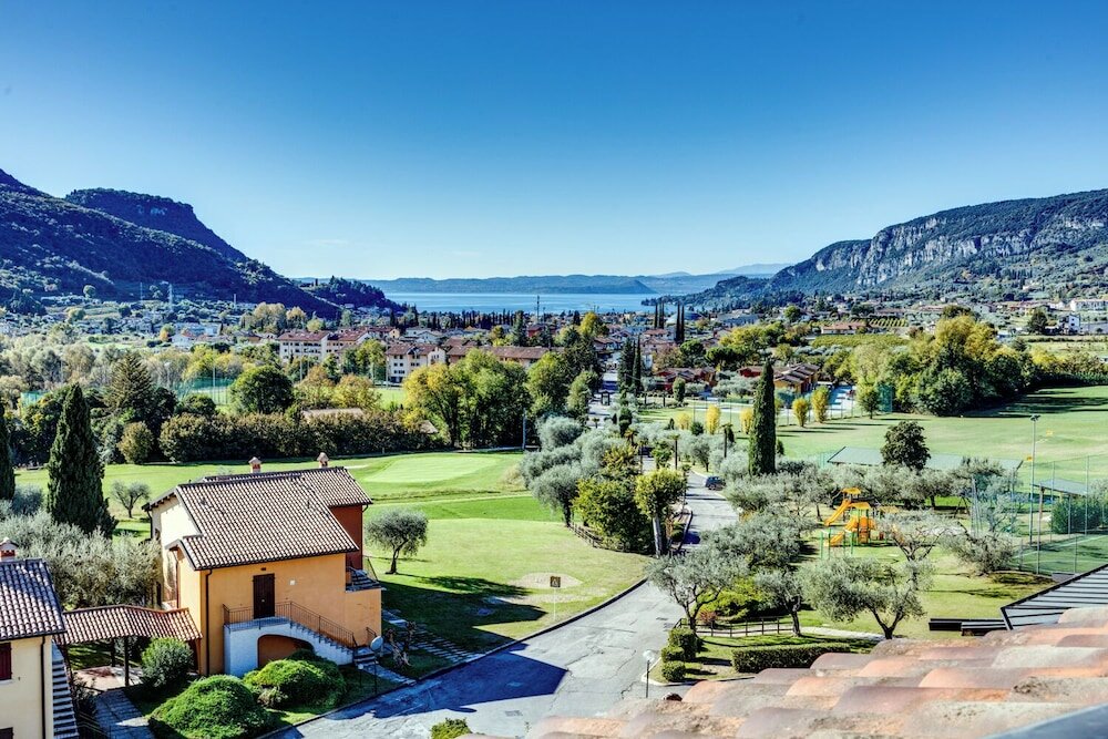 Фото Poiano Resort Hotel & Apartments