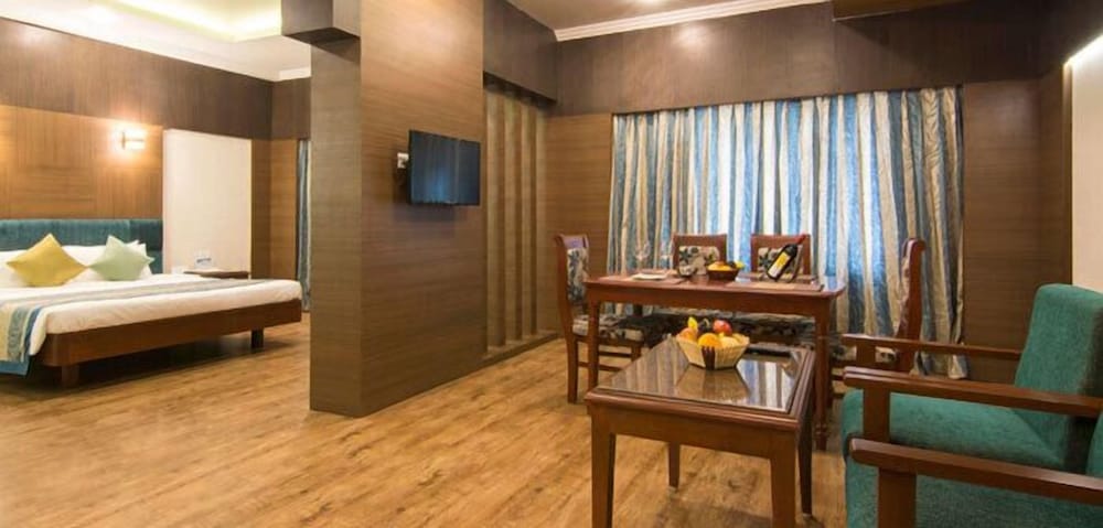 Фото Shenbaga Hotel and Convention Centre