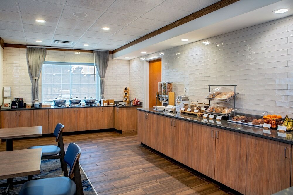 Фото Fairfield Inn & Suites by Marriott Saratoga Malta