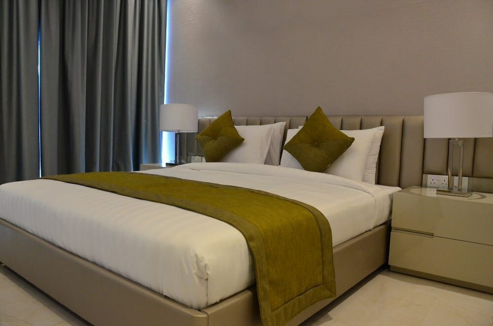 Фото The Lodge Suites