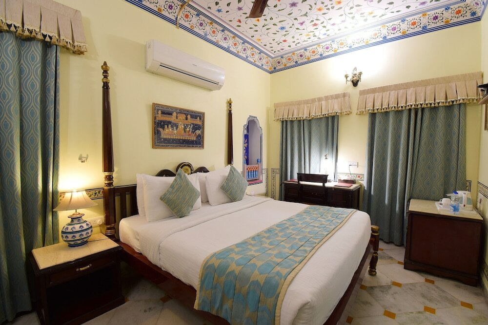 Фото Umaid Mahal - A Heritage Style Boutique Hotel