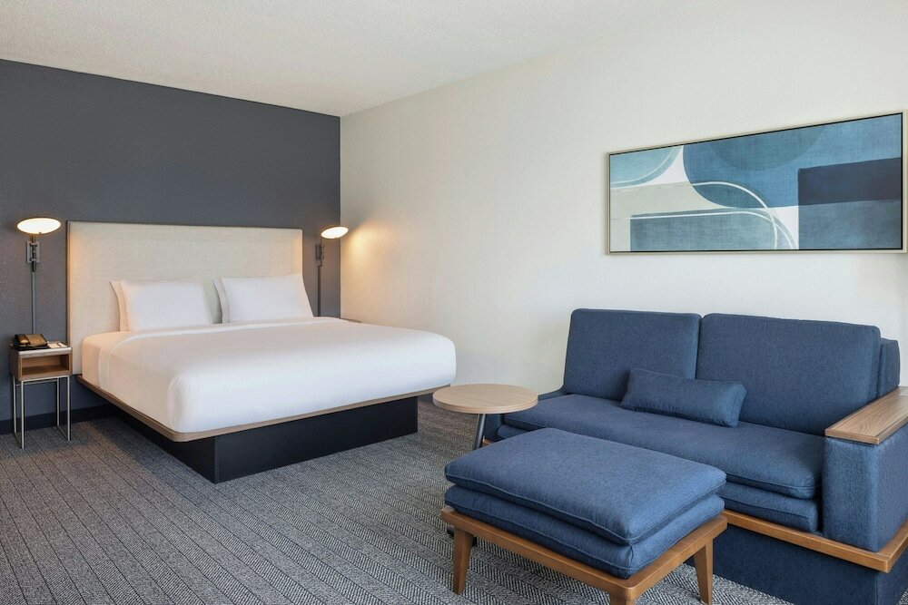 Фото Courtyard by Marriott Little Rock Downtown