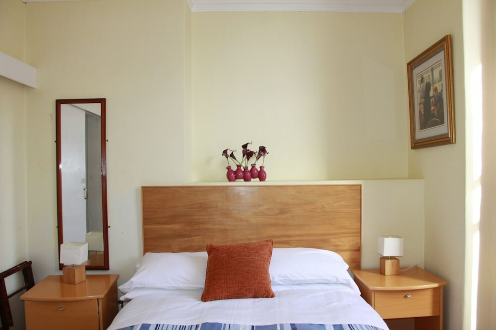 Фото Ambassador Hotel