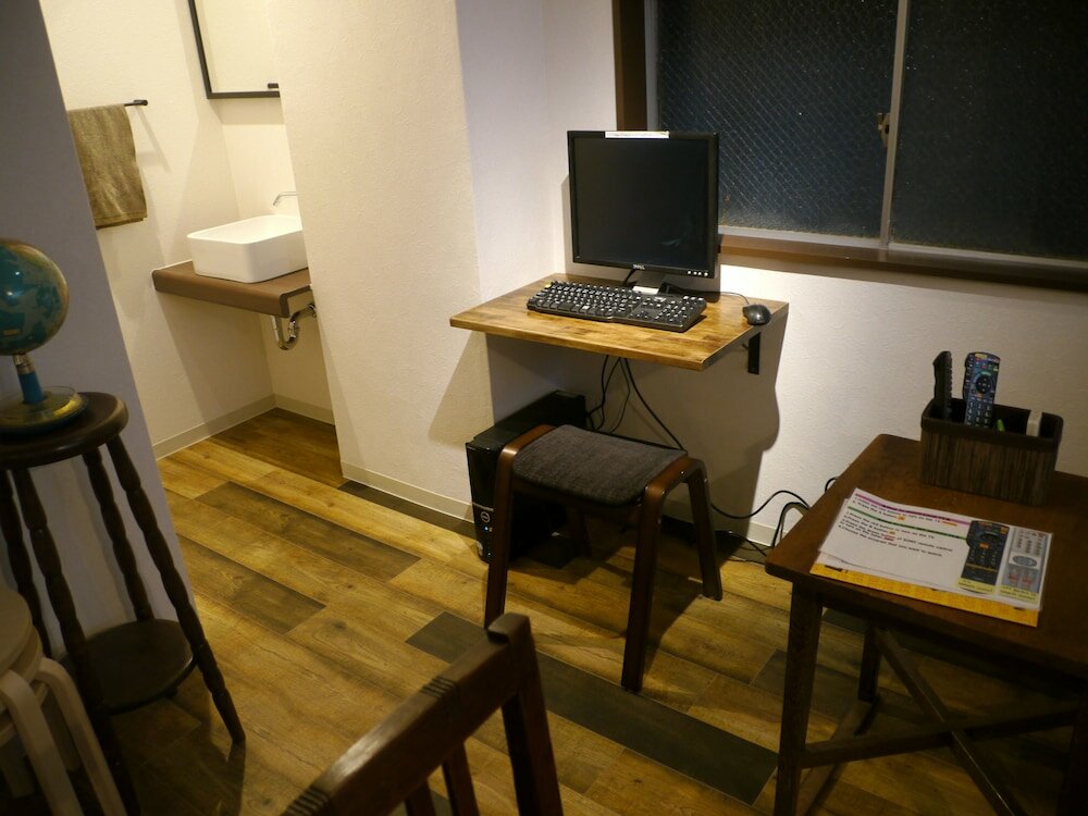 Фото J-Hoppers Hiroshima Guesthouse