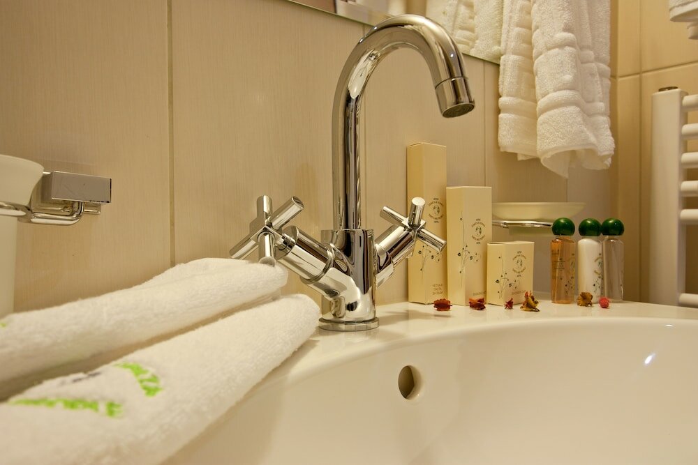 Фото Earth and People SPA Hotel Sofia