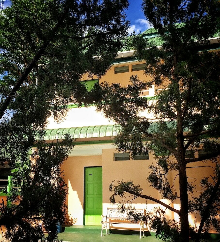 Фото J. Holiday Inn