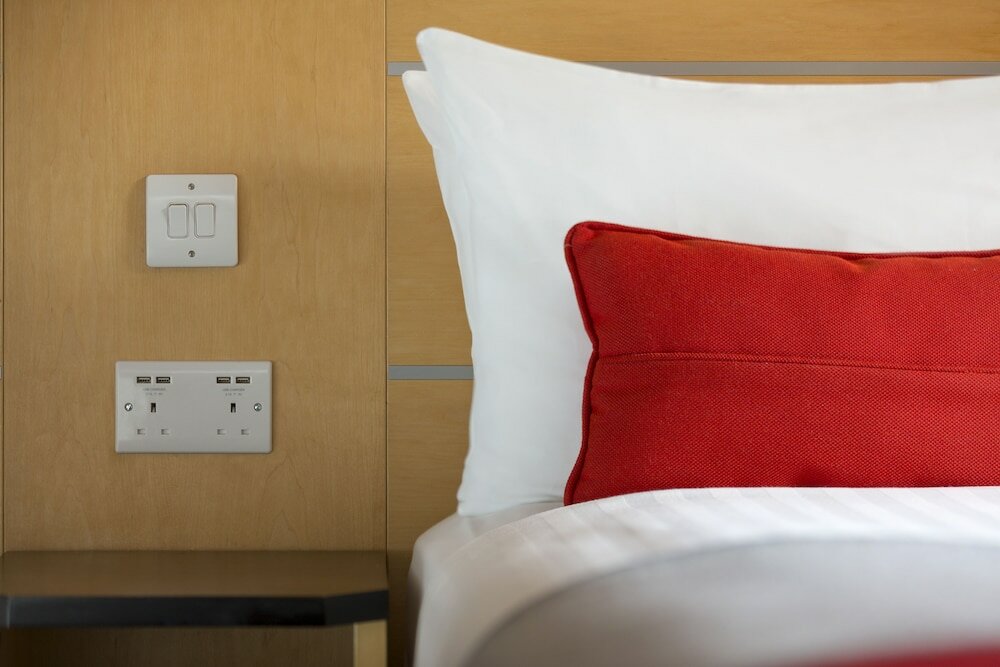 Фото Holiday Inn Express London - Earl's Court