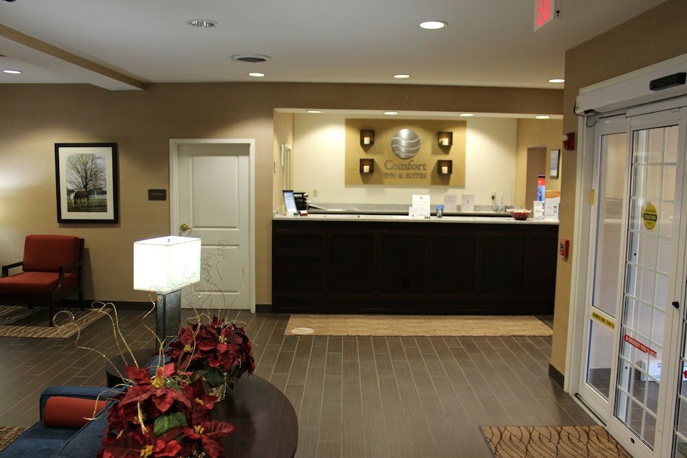 Фото Comfort Inn & Suites Northern Kentucky