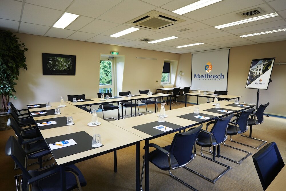 Фото Hotel Mastbosch Breda