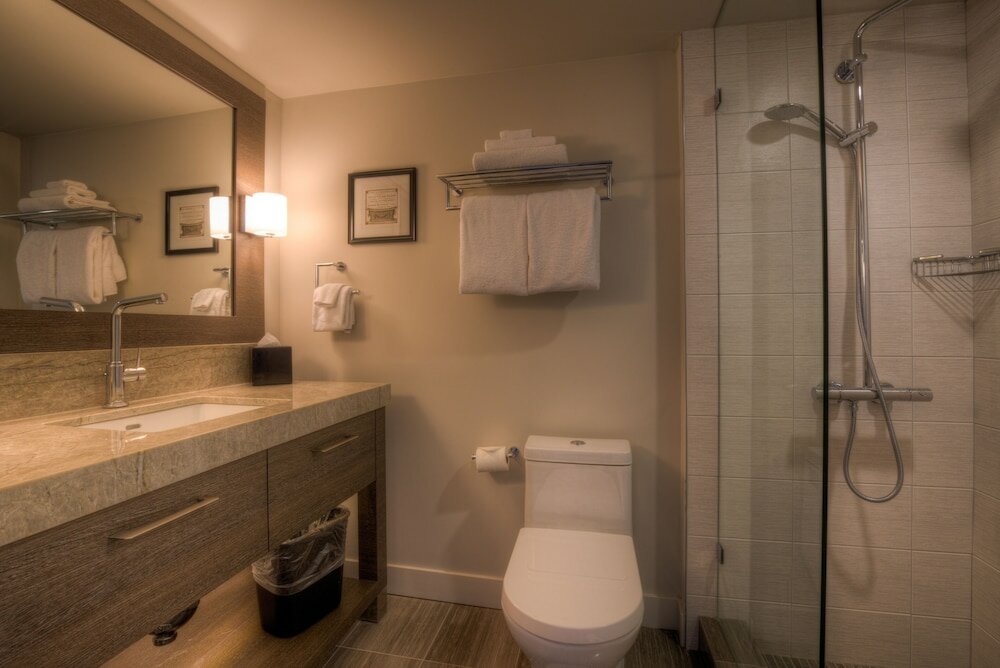 Фото Oceanfront Suites at Cowichan Bay