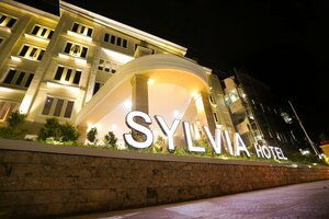 Гостиница Sylvia Hotel Kupang